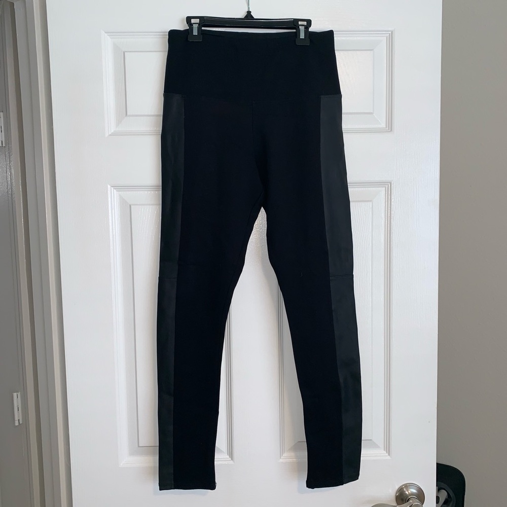 LYSSE Black leggings with leather panel